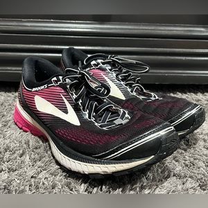 Brooks Ghost 10 Women's
Running Shoe Black/Pink Size 7 B (medium) width